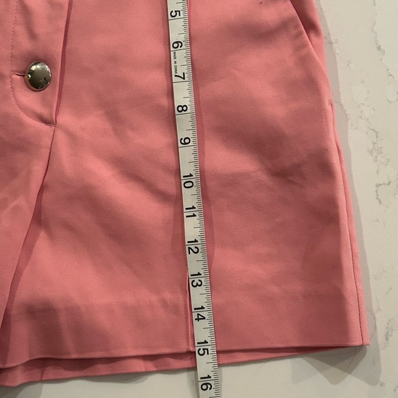 Zara High Waisted 3 button shorts, pink, size Small - Picture 3 of 7